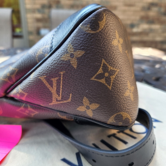 Louis Vuitton Odeon NM Noir MM Excellent Condition - Picture 10 of 16